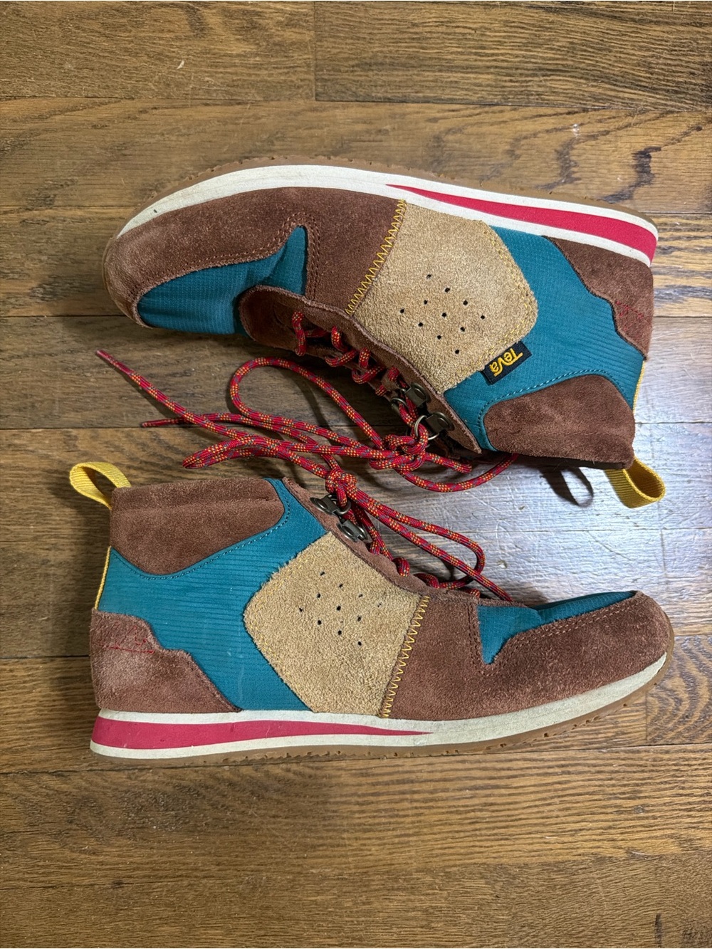 Teva Women's Brown and teal retro sneakers